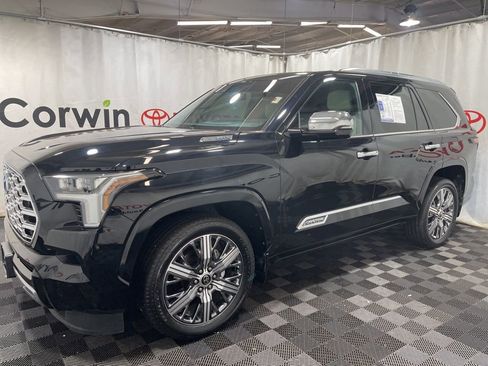 Used 2023 Toyota Sequoia Capstone image 3