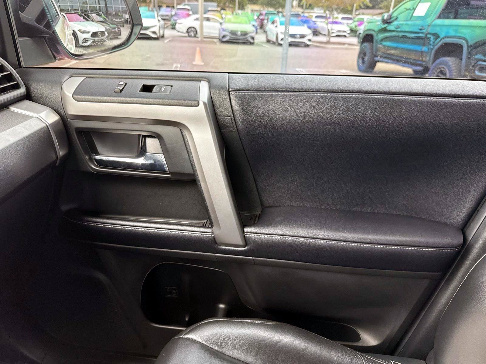 Used 2019 Toyota 4Runner SR5 AWD/4WD image 24