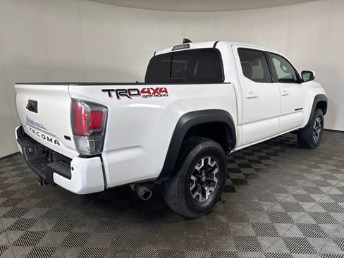 Used 2023 Toyota Tacoma TRD Off-Road w/ Technology Package AWD/4WD image 3