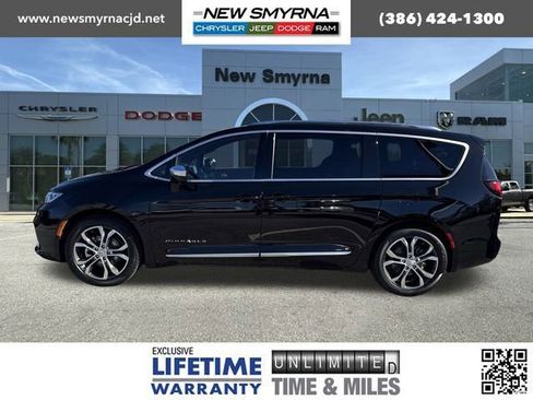 New 2026 Chrysler Pacifica Pinnacle image 6
