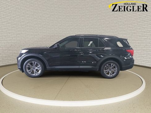 Used 2022 Ford Explorer XLT w/ Equipment Group 202A AWD/4WD image 8