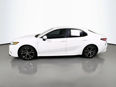 Used 2020 Toyota Camry SE FWD image 9