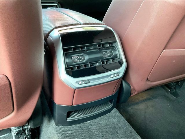 Used 2023 BMW 740i RWD image 12