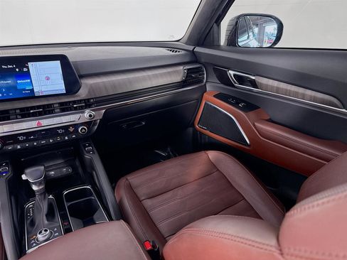 Certified 2024 Kia Telluride SX Prestige image 26