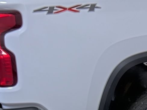 Used 2021 Chevrolet Silverado 2500 LT w/ Snow Plow Prep/Camper Package image 13