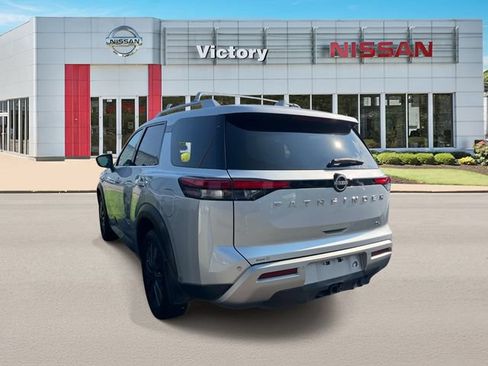 Used 2022 Nissan Pathfinder SL w/ SL Premium Package FWD image 4