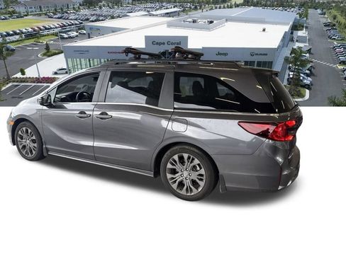 Used 2025 Honda Odyssey Touring image 3