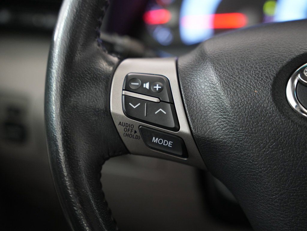 Used 2011 Toyota Camry SE w/ SE Extra-Value Pkg #1 FWD image 12