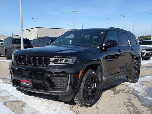 New 2026 Jeep Grand Cherokee L 4WD image 2