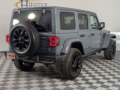 Used 2025 Jeep Wrangler Unlimited Sahara w/ Safety Group AWD/4WD image 7