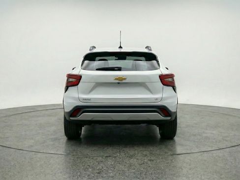 Used 2025 Chevrolet Trax LT image 7