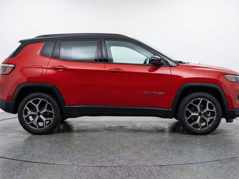 Used 2025 Jeep Compass Limited AWD/4WD image 11