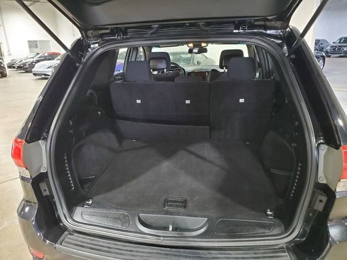 Used 2014 Jeep Grand Cherokee Laredo w/ 18" Wheel & 8.4" Radio Group image 37