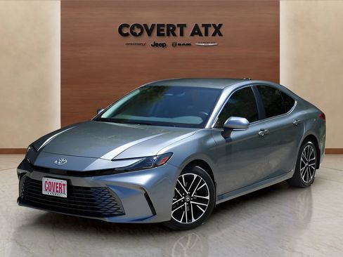 Used 2026 Toyota Camry XLE FWD image 1