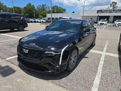 Used 2020 Cadillac CT4 V w/ Climate Package RWD image 2