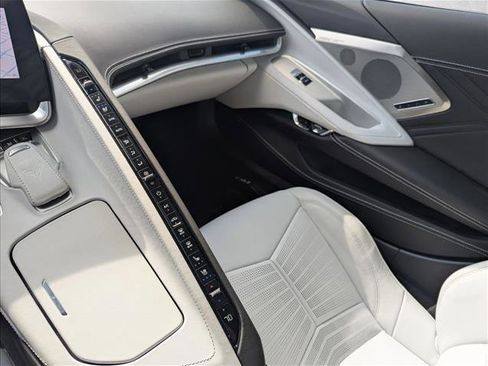 Used 2025 Chevrolet Corvette Z06 image 18