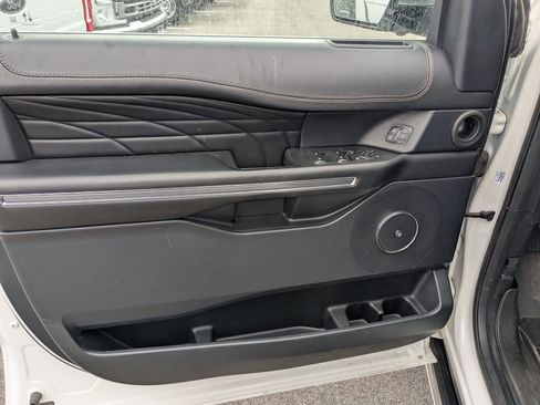 Used 2020 Ford Expedition Platinum image 14