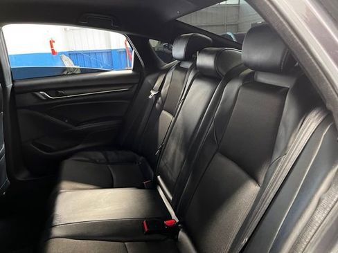 Used 2018 Honda Accord Sport image 17
