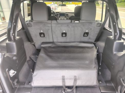 Used 2021 Jeep Wrangler Unlimited Sport AWD/4WD image 12