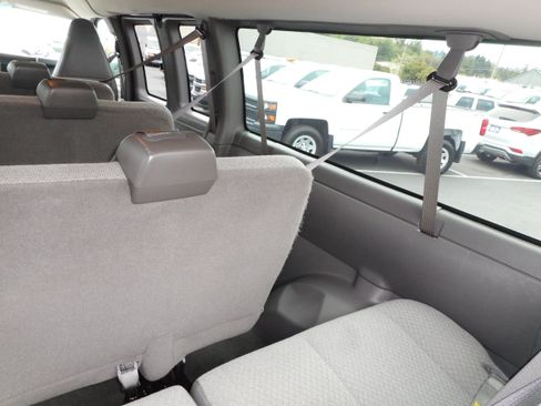 Used 2017 Chevrolet Express 3500 LT w/ LT Preferred Equipment Group RWD image 20