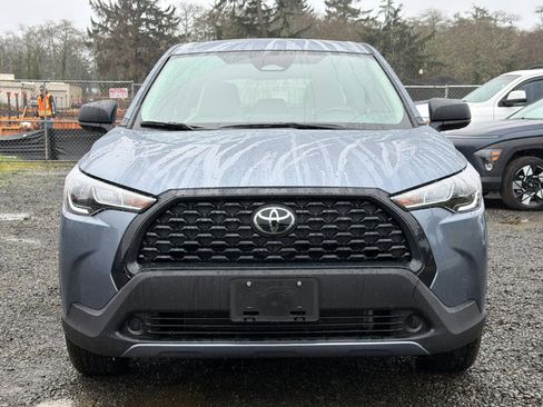 Used 2023 Toyota Corolla Cross L image 6