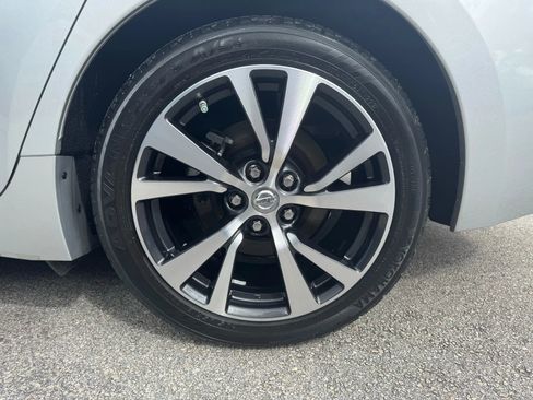Used 2017 Nissan Maxima 3.5 SV image 19
