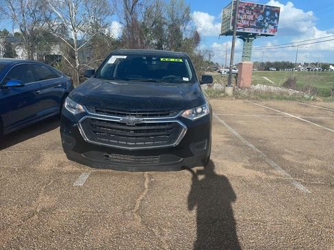 Used 2021 Chevrolet Traverse LS image 19