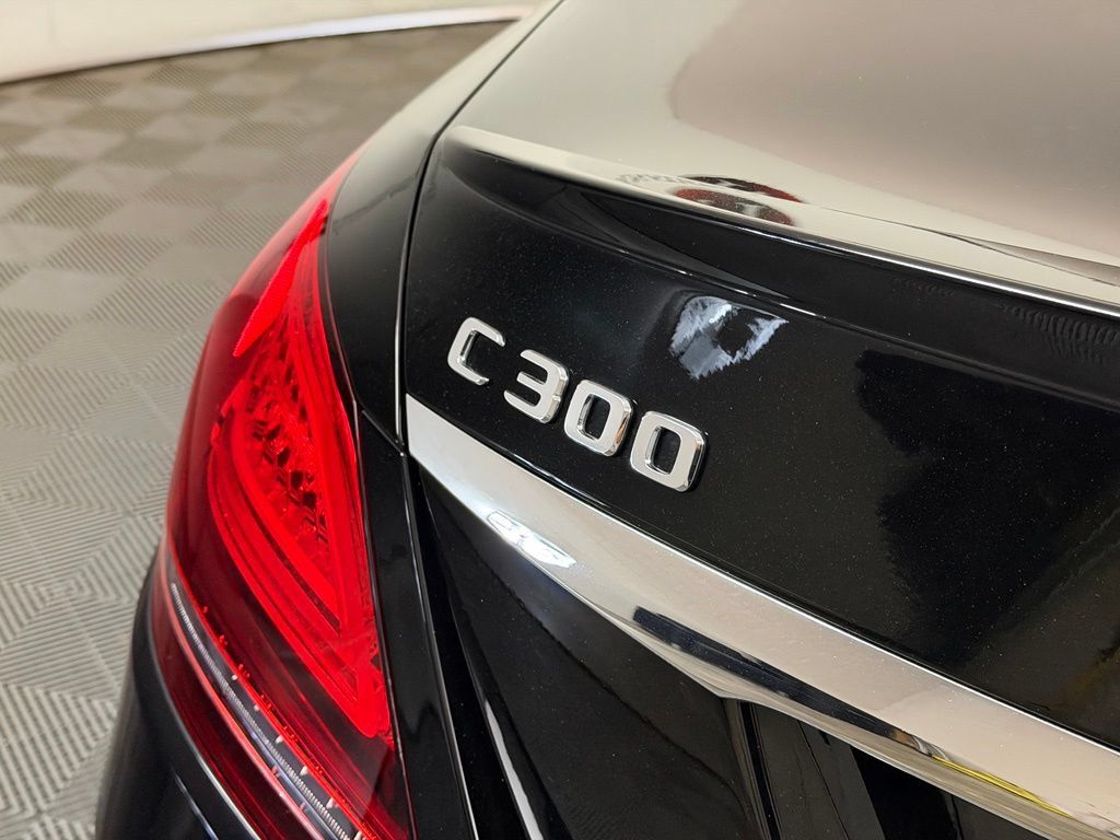 Used 2019 Mercedes-Benz C 300 4MATIC Sedan image 11