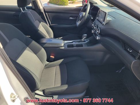 Used 2024 Nissan Sentra SV FWD image 14