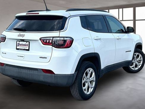 Used 2024 Jeep Compass Latitude AWD/4WD image 6
