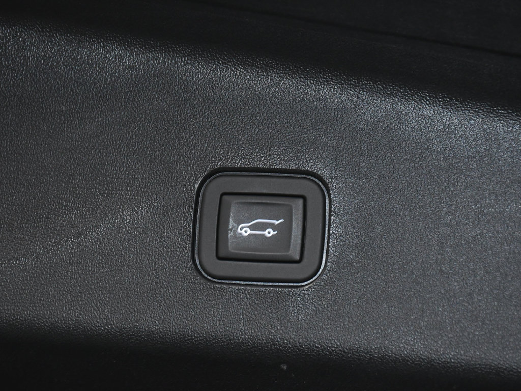 Used 2026 Cadillac Vistiq Platinum w/ LPO, Floor Liner Package AWD/4WD image 66