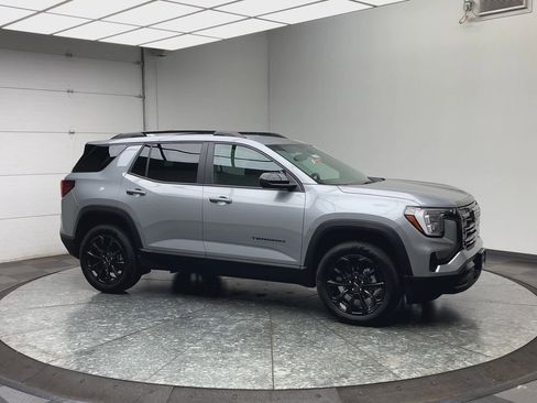 Certified 2025 GMC Terrain Elevation w/ Black Edition AWD/4WD image 38