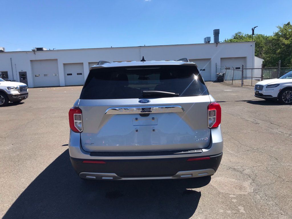 Used 2024 Ford Explorer XLT w/ Equipment Group 202A AWD/4WD image 4
