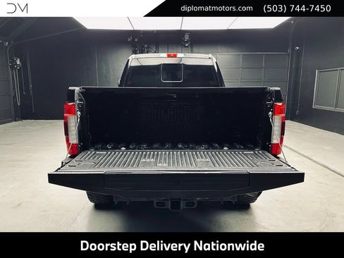 Used 2017 Ford F250 Platinum w/ Platinum Ultimate Package AWD/4WD image 56