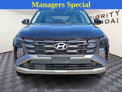 Used 2025 Hyundai Tucson SEL FWD image 2