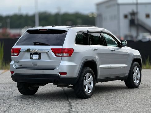 Used 2012 Jeep Grand Cherokee Laredo AWD/4WD image 9