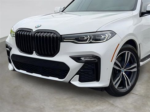 Used 2020 BMW X7 xDrive40i w/ M Sport Package AWD/4WD image 4