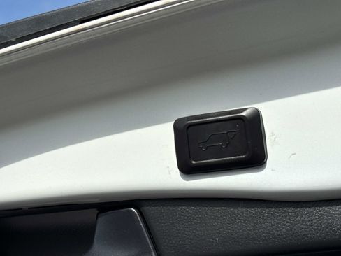 Used 2025 Toyota RAV4 XLE image 19