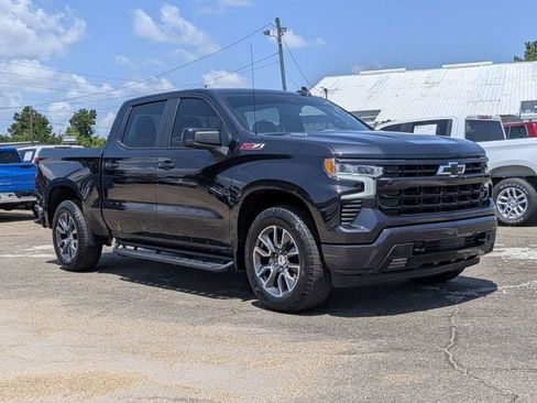 Used 2024 Chevrolet Silverado 1500 RST AWD/4WD image 2