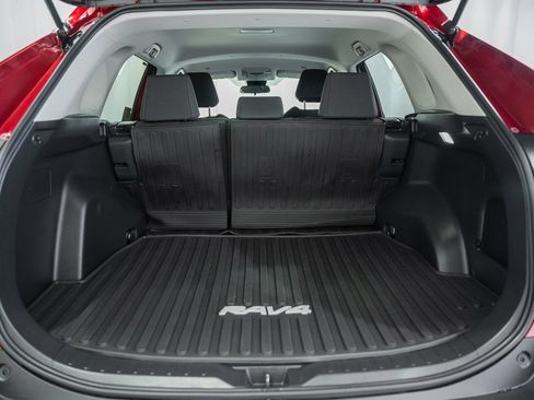 Certified 2025 Toyota RAV4 LE AWD/4WD image 9