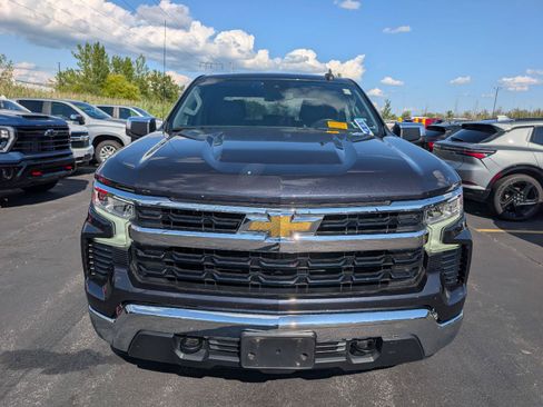 Used 2022 Chevrolet Silverado 1500 LT AWD/4WD image 2