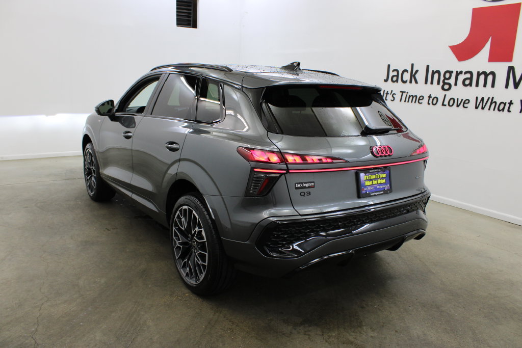 New 2026 Audi Q3 quattro 2.0T AWD/4WD image 3