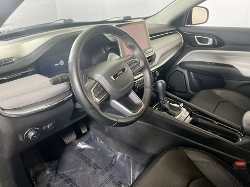 Used 2022 Jeep Compass Limited w/ Elite Group image 9