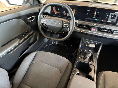 Used 2025 Kia K4 FWD image 33