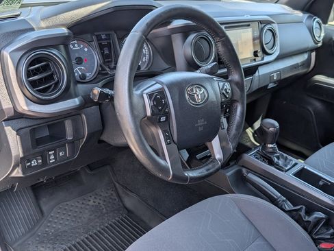 Used 2019 Toyota Tacoma TRD Sport w/ Technology Package RWD image 14