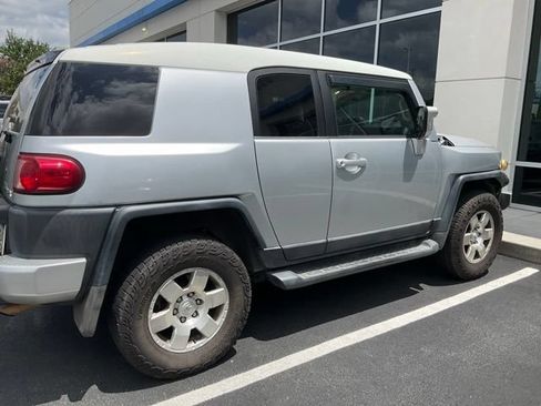 Used 2007 Toyota FJ Cruiser 4WD image 5
