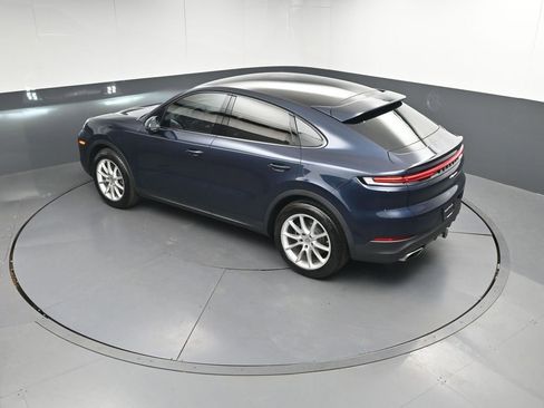 Certified 2024 Porsche Cayenne Coupe AWD/4WD image 36