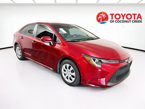 Used 2022 Toyota Corolla LE FWD image 1
