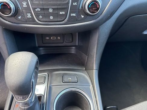 Used 2022 Chevrolet Equinox LT image 20