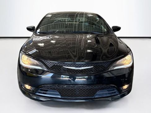 Used 2016 Chrysler 200 S w/ Navigation & Sound Group I FWD image 4